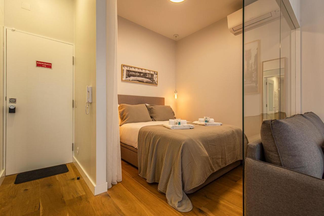 Appartamento Upscale & Trendy Flat In The Center Lisbona Esterno foto