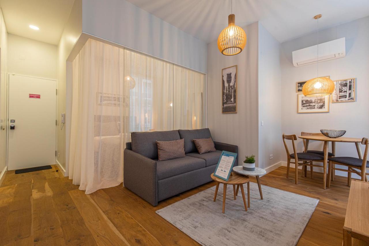 Appartamento Upscale & Trendy Flat In The Center Lisbona Esterno foto