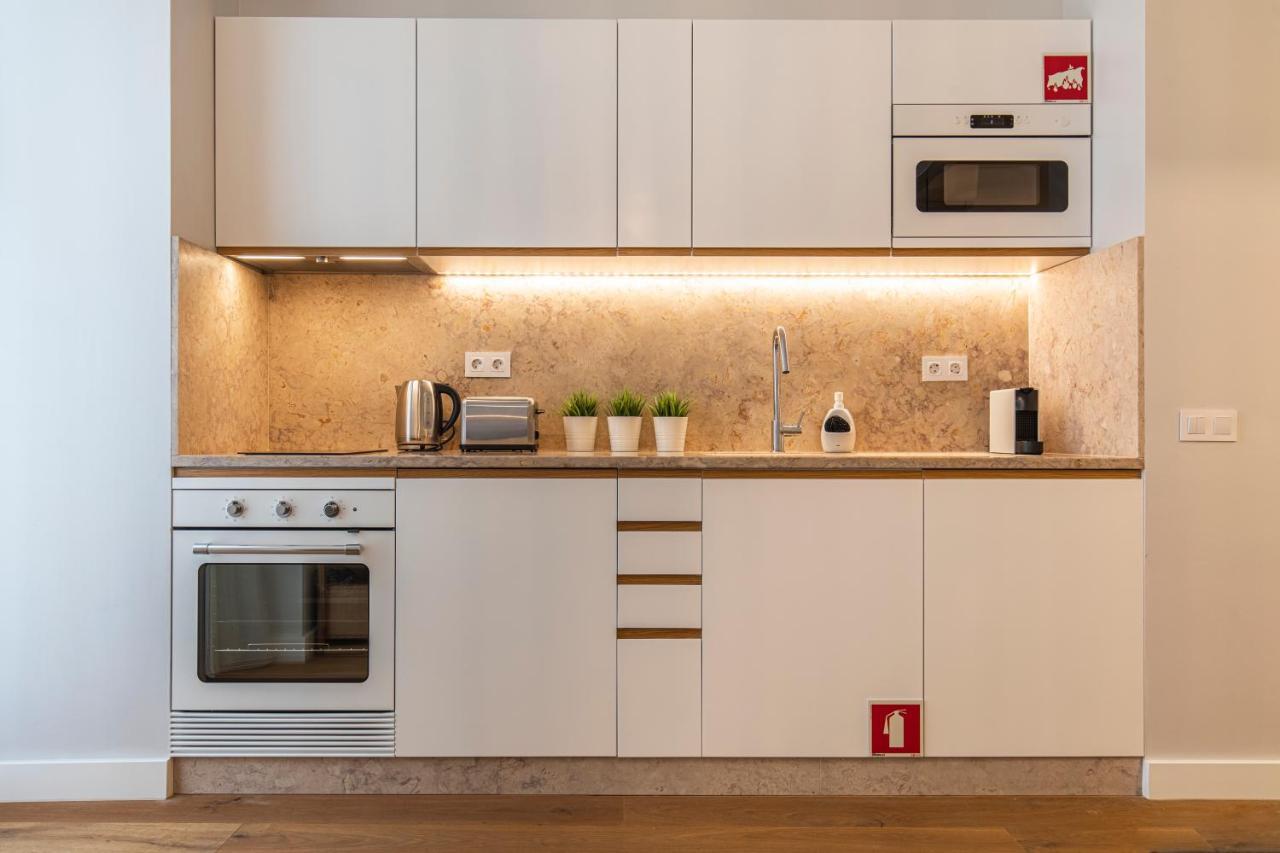 Appartamento Upscale & Trendy Flat In The Center Lisbona Esterno foto