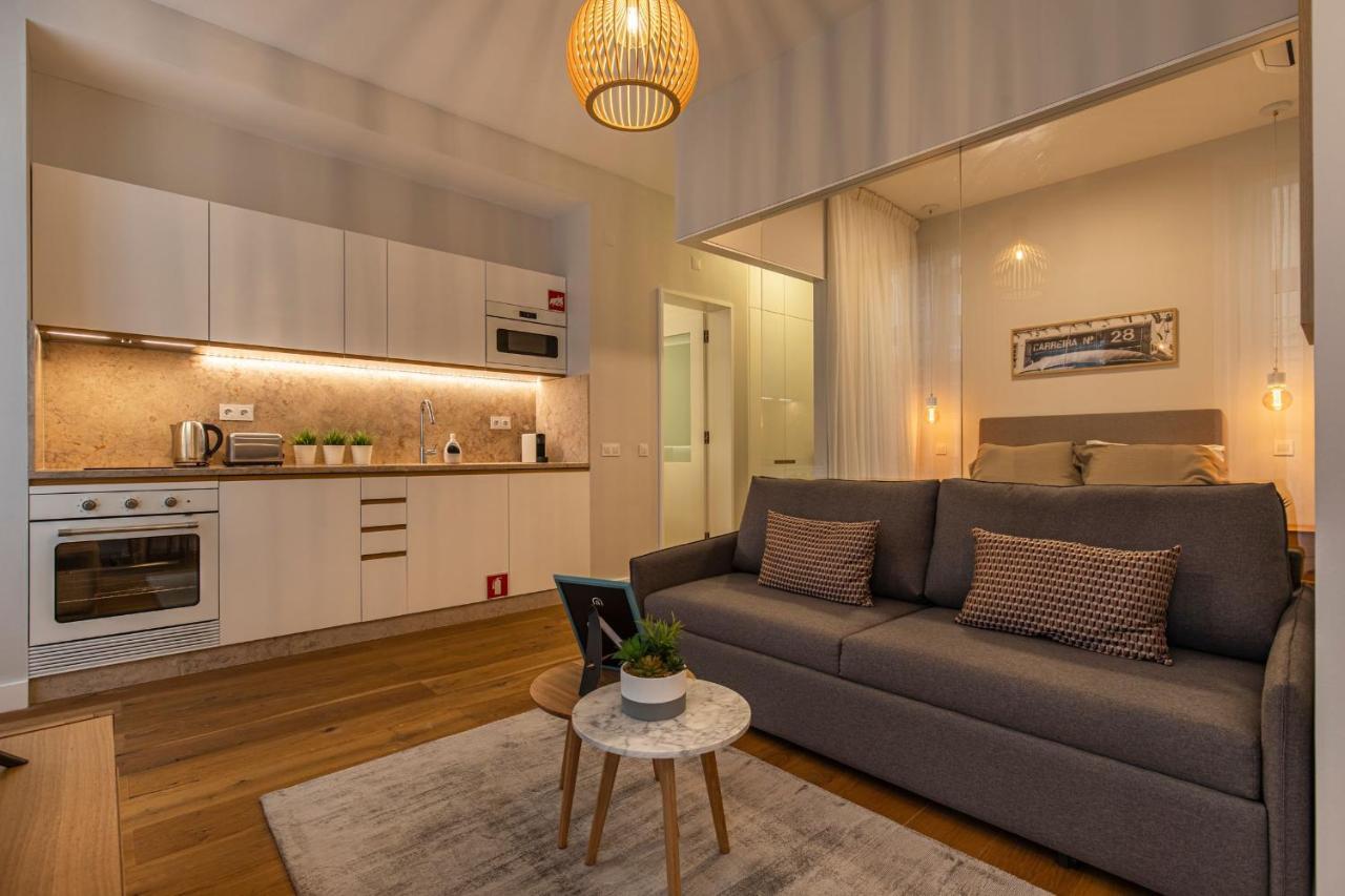 Appartamento Upscale & Trendy Flat In The Center Lisbona Esterno foto